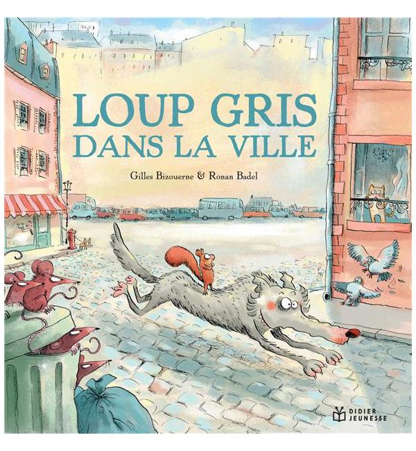 Loup gris dans la ville